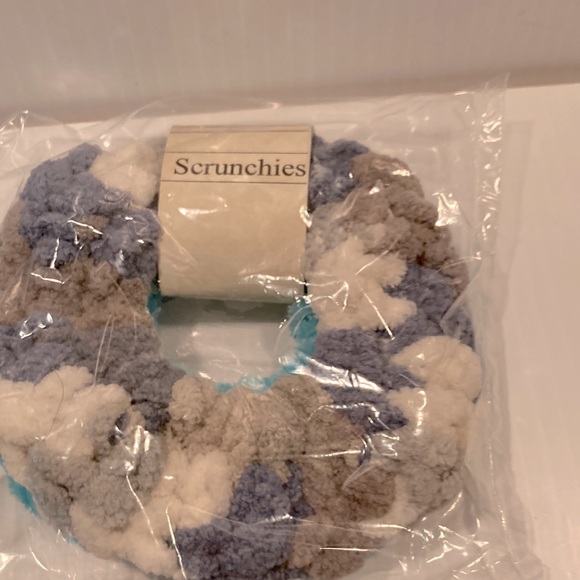 Fuzzy Chenille Scrunchies Camouflage Camo Blue Gray White and Teal NEW Set of 2 - Picture 9 of 11